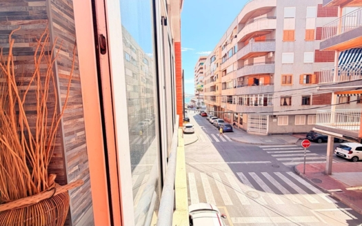 Apartment in Torrevieja – EE13927