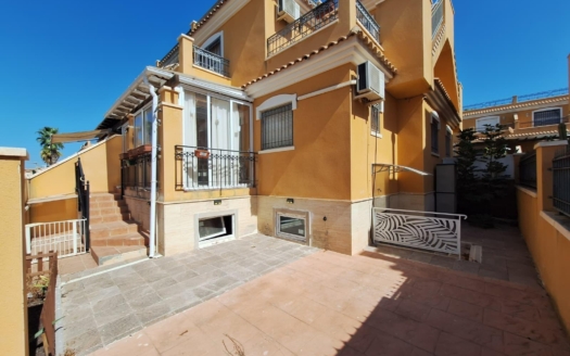 Duplex in Torrevieja – EE13882