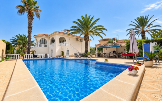 Villa à Ciudad Quesada – EE13894