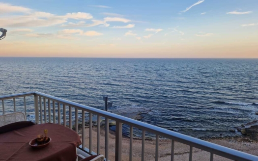 Apartamento en Torrevieja – EE8796