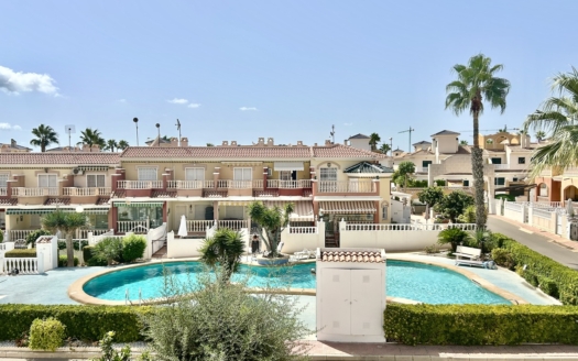 Town House in Ciudad Quesada – EE13656