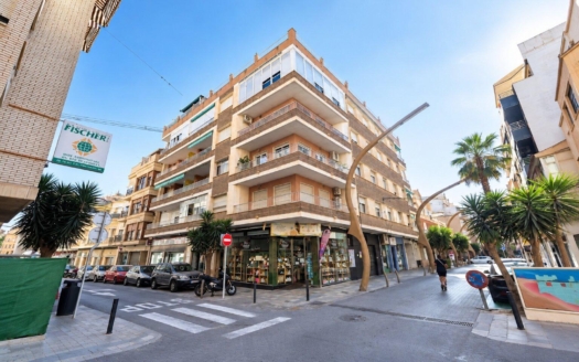 Apartment in Torrevieja – EE13878