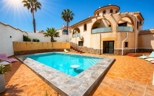 Villa i Ciudad Quesada – EE13910