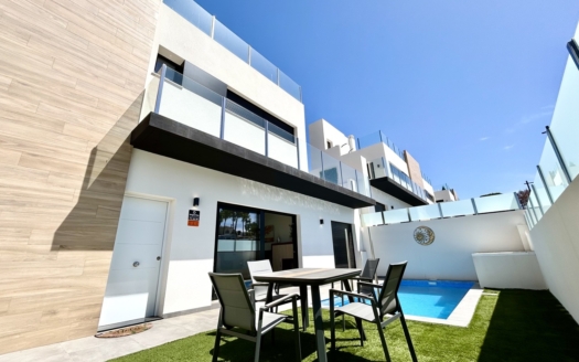 Villa en Villamartín – EE12930