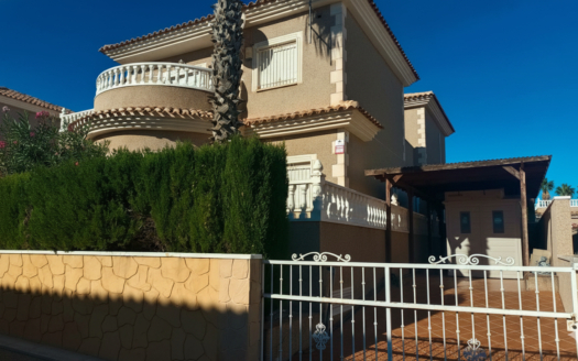 Chalet en Los Balcones – EE11252