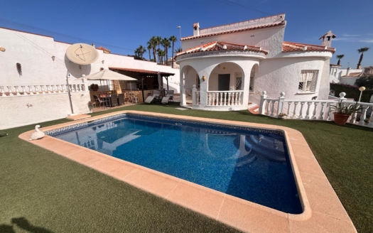 Villa à Ciudad Quesada – EE13934