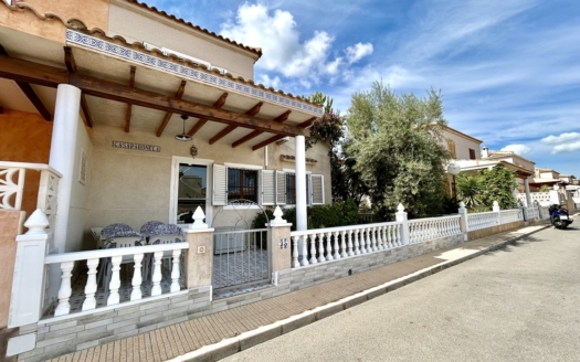 Town House in Playa Flamenca – EE13913