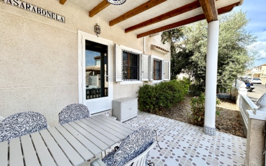 Town House in Playa Flamenca – EE13913