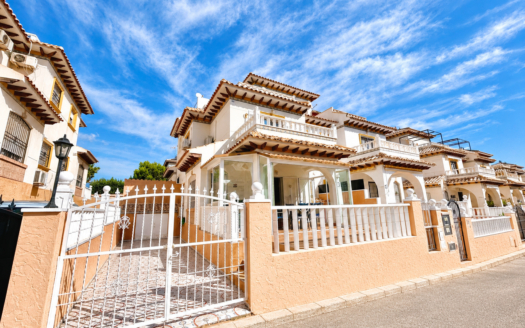 Town House in Cabo Roig – EE13916