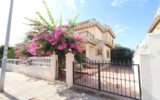 Town House in Orihuela Costa – EE13877