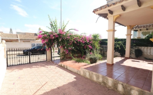 Town House in Orihuela Costa – EE13877