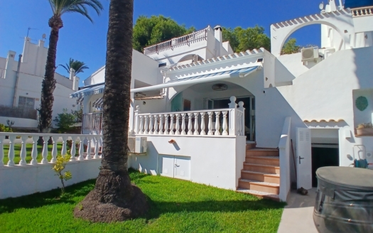 Town House in Villamartin – EE14018