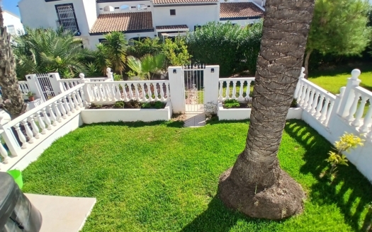 Town House in Villamartin – EE14018