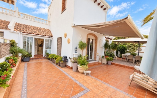 Villa in Orihuela Costa – EE13885