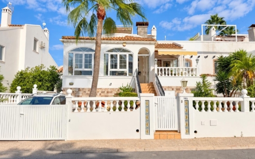 Villa in Orihuela Costa – EE13885
