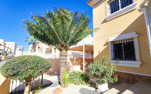 Apartment in Villamartin – EE13875
