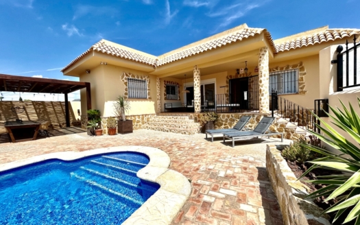 Villa in La Zenia – EE13070