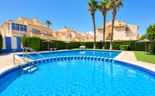 Town House in Playa Flamenca – EE13869