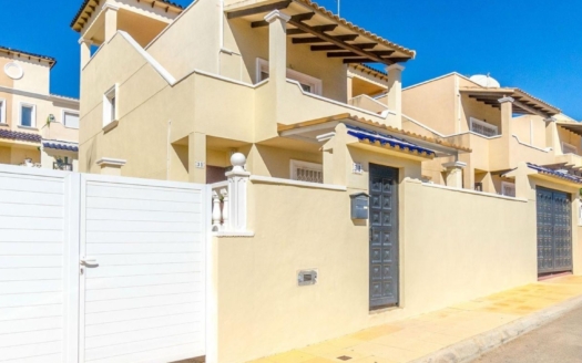 Villa in Orihuela Costa – EE8855
