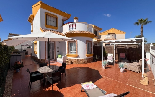 Villa à Guardamar del Segura – EE13938