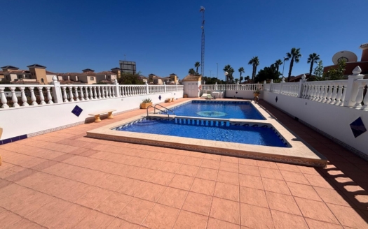 Villa à Guardamar del Segura – EE13938
