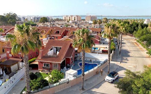 Villa i Guardamar del Segura – EE13932