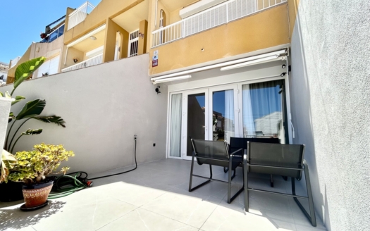 Apartamento en Torrevieja – EE13081