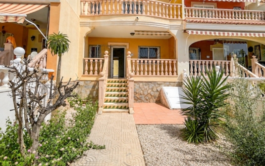 Town House in Ciudad Quesada – EE13640