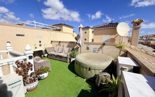 Town House in Orihuela Costa – EE12580