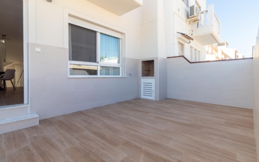 Terraced house in Torrevieja – EE14247