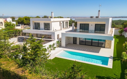 Willa w Torrevieja – EE14151