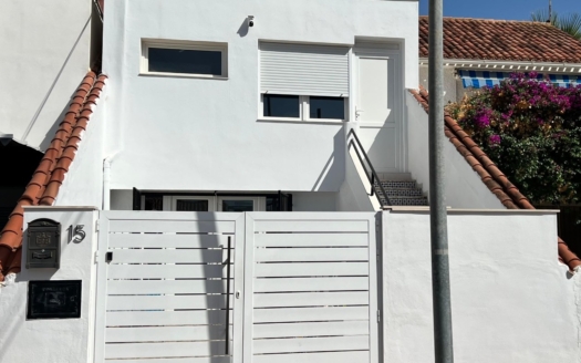 Town House in Torrevieja – EE14219