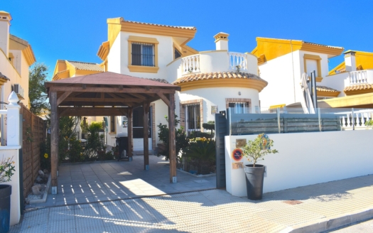 Villa in Guardamar del Segura – EE14157