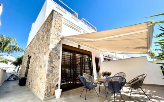 Town House in Torre de La Horadada – EE14232