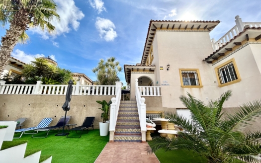 Villa in Villamartin – EE14174