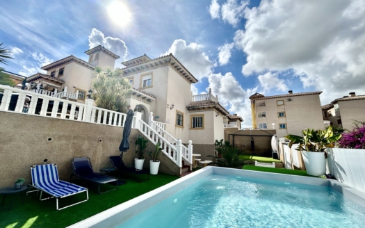 Villa in Villamartin – EE14174