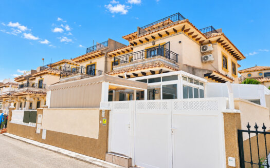 Maison quadruple à La Zenia – EE14289