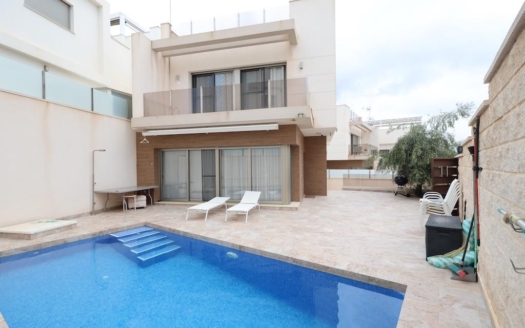 Villa in Orihuela Costa – EE14175