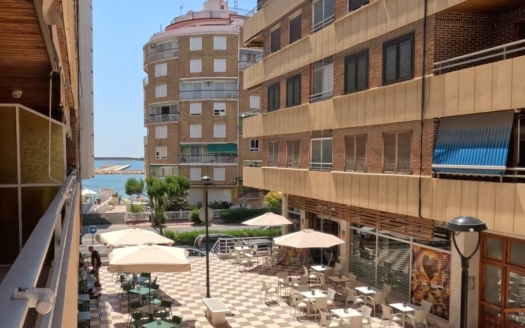 Appartement à Torrevieja – EE14078