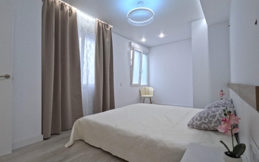 Appartement à Torrevieja – EE14078