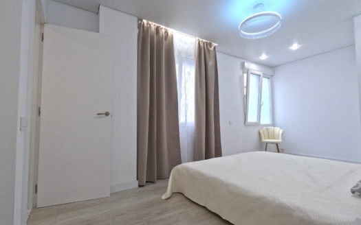 Appartement à Torrevieja – EE14078