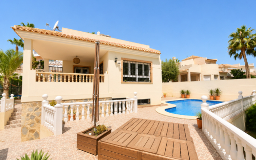 Villa in Orihuela Costa – EE14039
