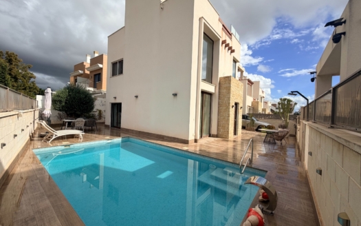 Villa in Ciudad Quesada – EE14179