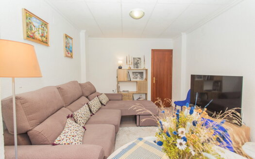 Maison de ville à Torrevieja – EE14282