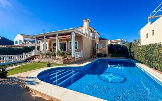 Villa à La Mata – EE11816