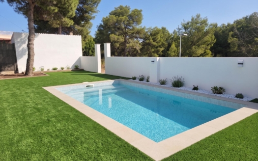 Villa in Torrevieja – EE14130