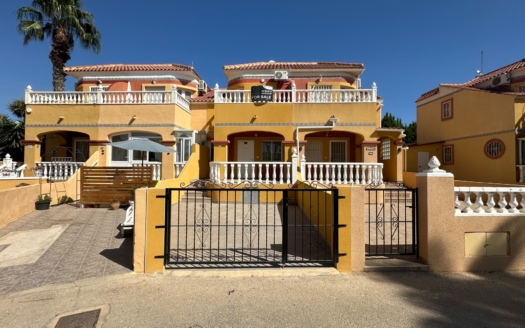 Casa adosada en Orihuela Costa – EE14047