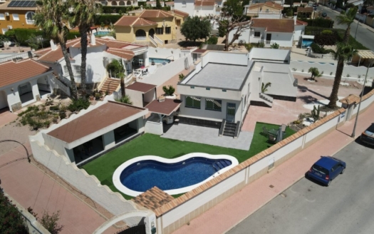 Villa à Ciudad Quesada – EE8913