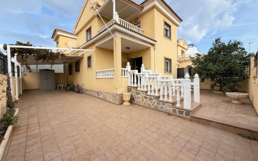 Villa in Orihuela Costa – EE14077