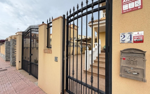 Villa in Orihuela Costa – EE14077